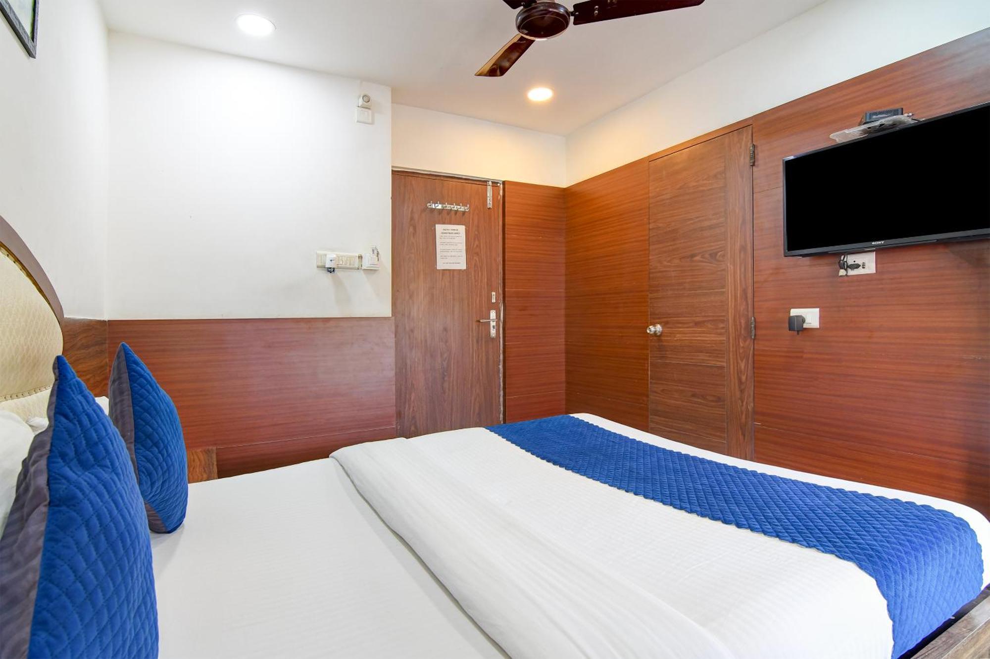 Hotel Q Inn 加尔各答 外观 照片