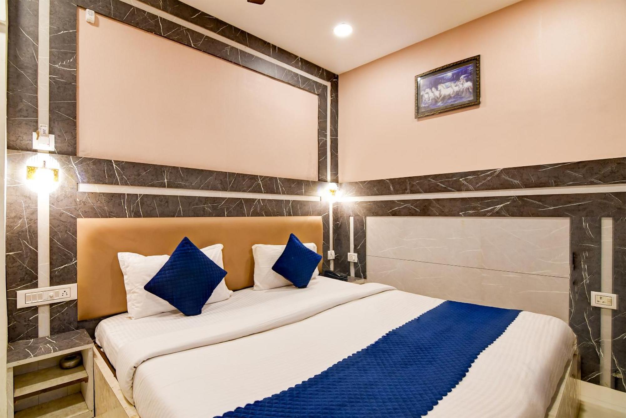 Hotel Q Inn 加尔各答 外观 照片