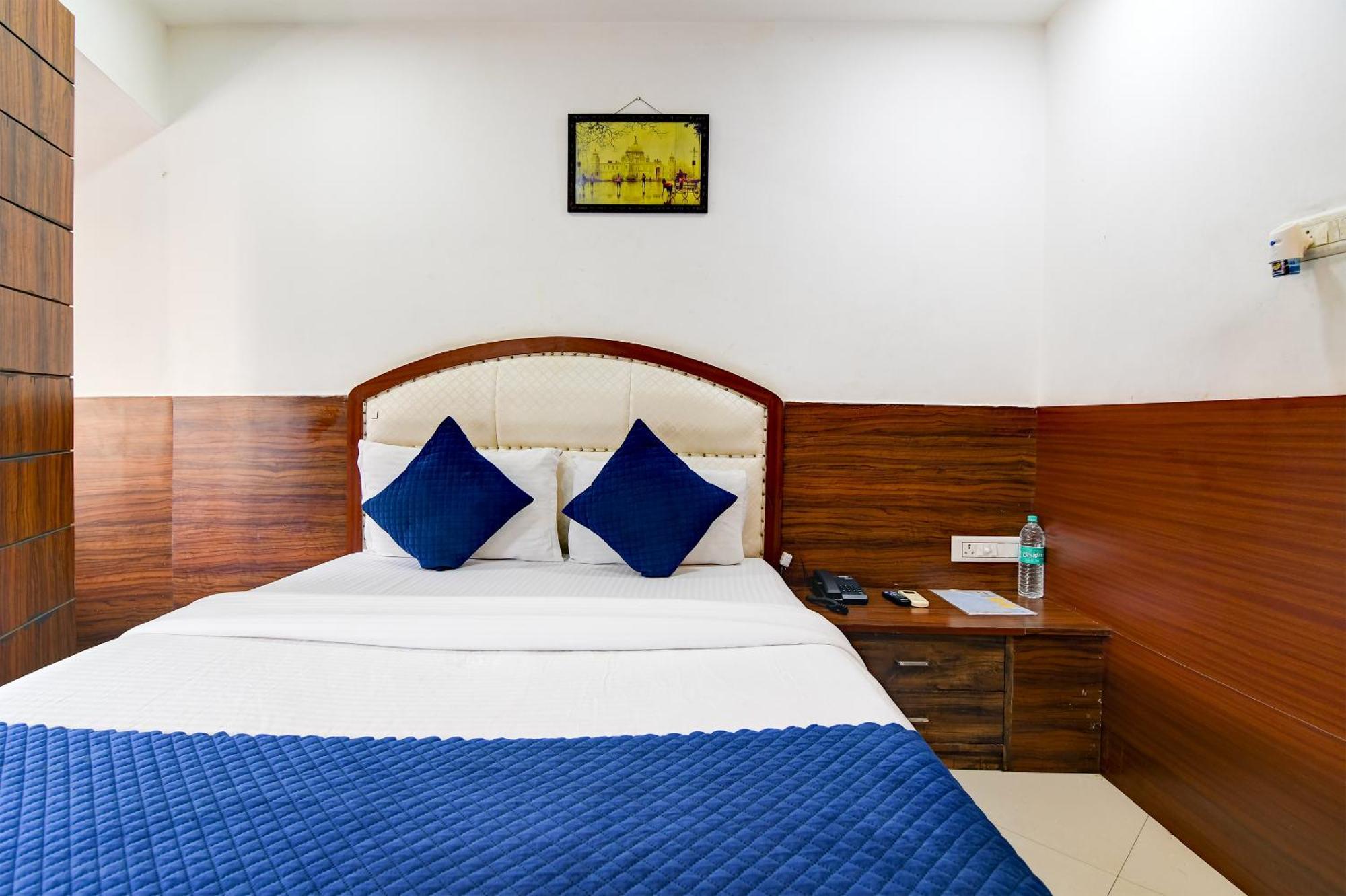 Hotel Q Inn 加尔各答 外观 照片