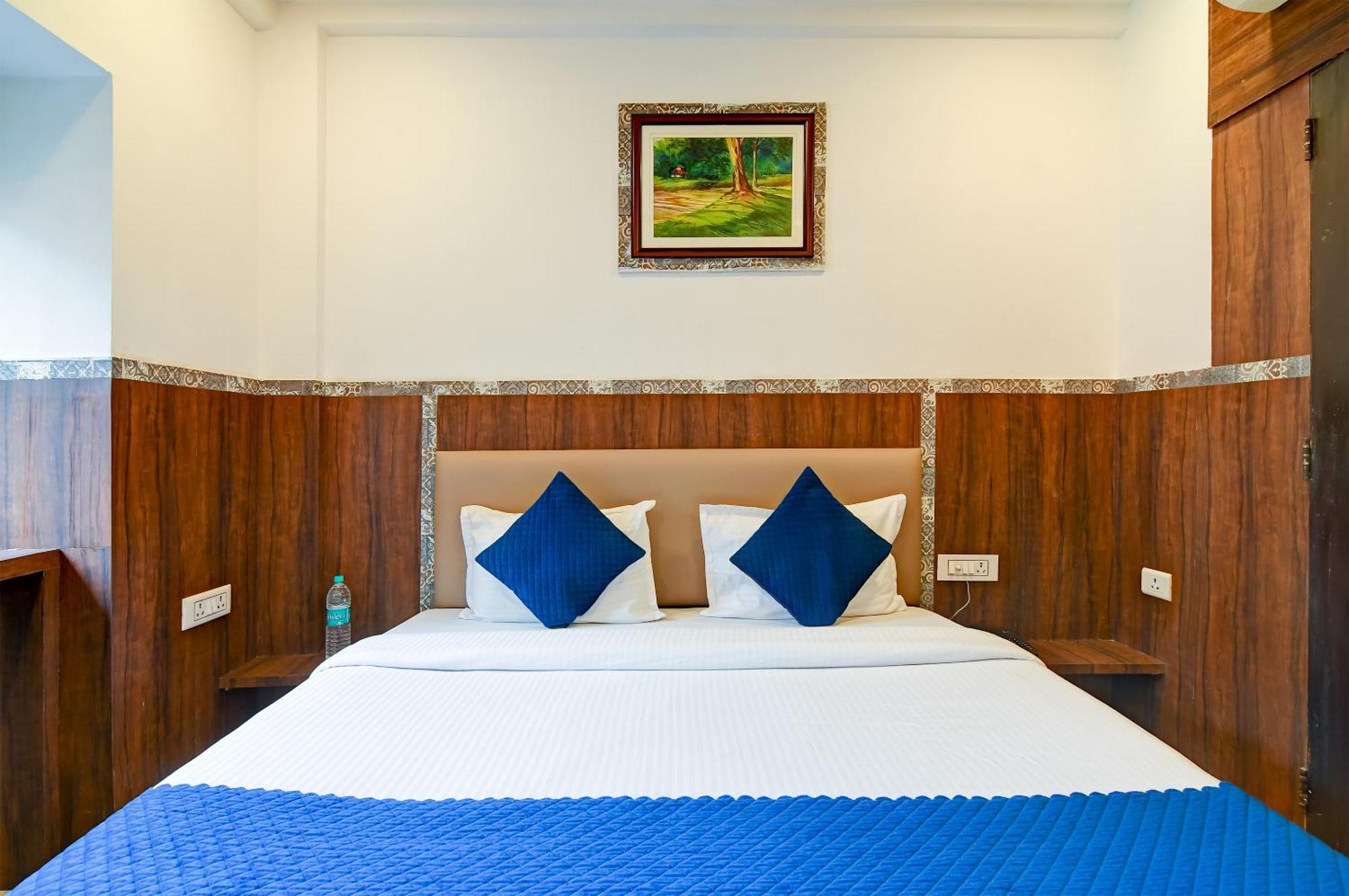 Hotel Q Inn 加尔各答 外观 照片